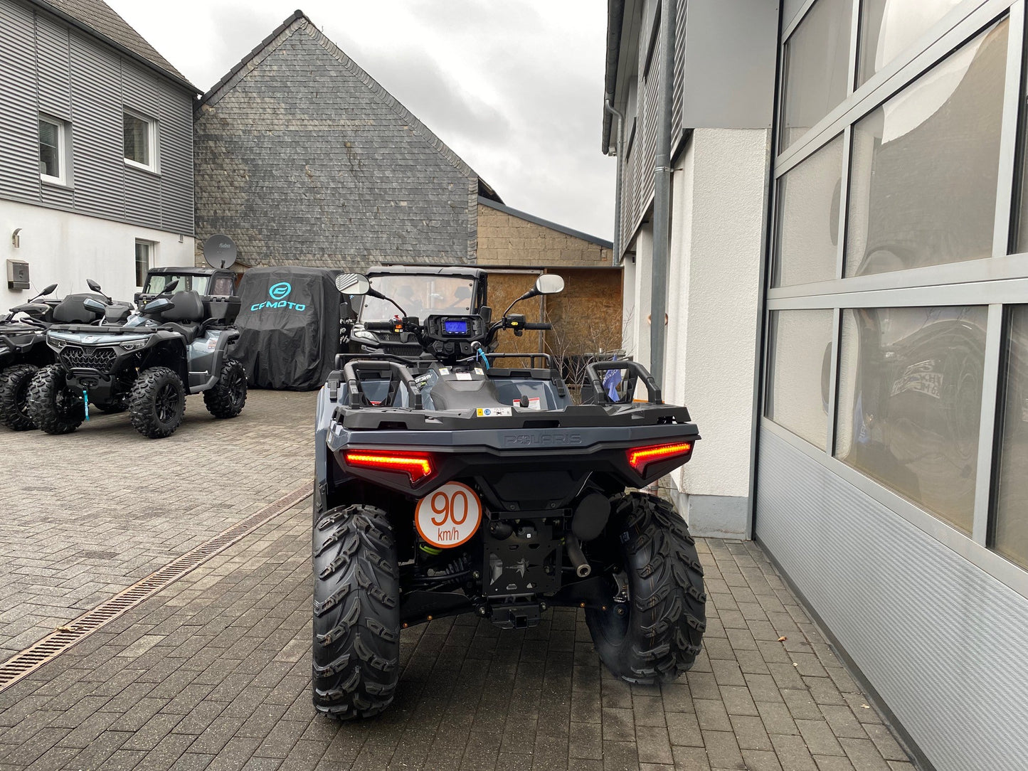 POLARIS SPORTSMAN 570 EPS Stealth Edition 4x4