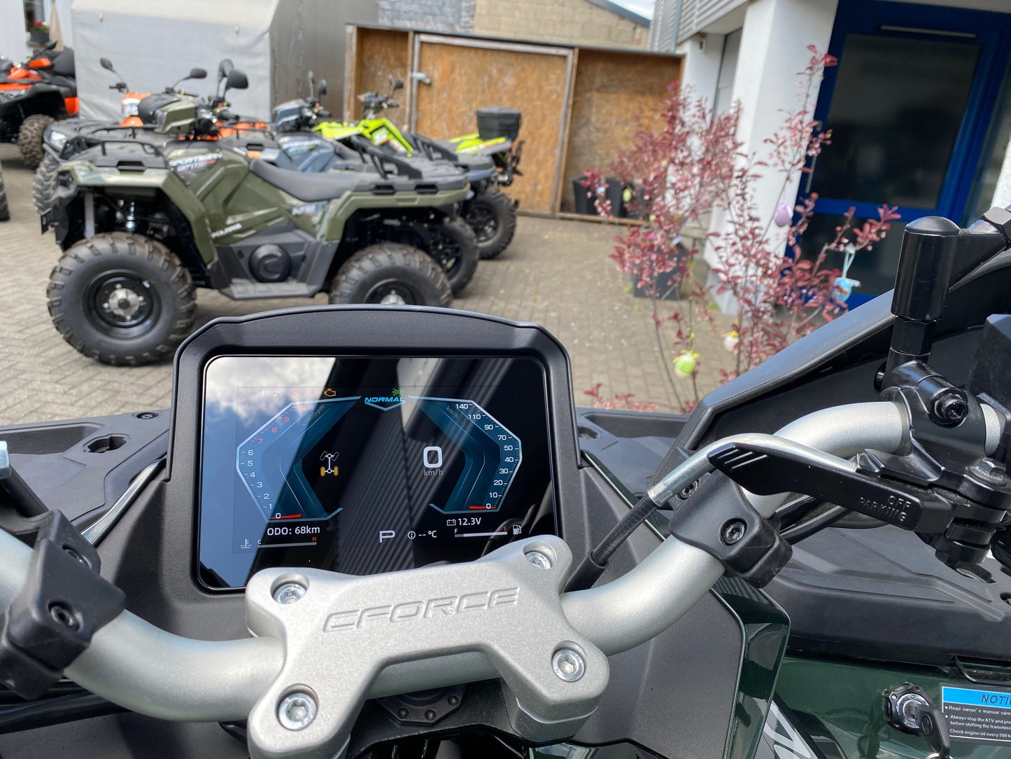 CFMOTO CFORCE 1000 Touring PRO ABS T3B, VORFÜHRFAHRZEUG