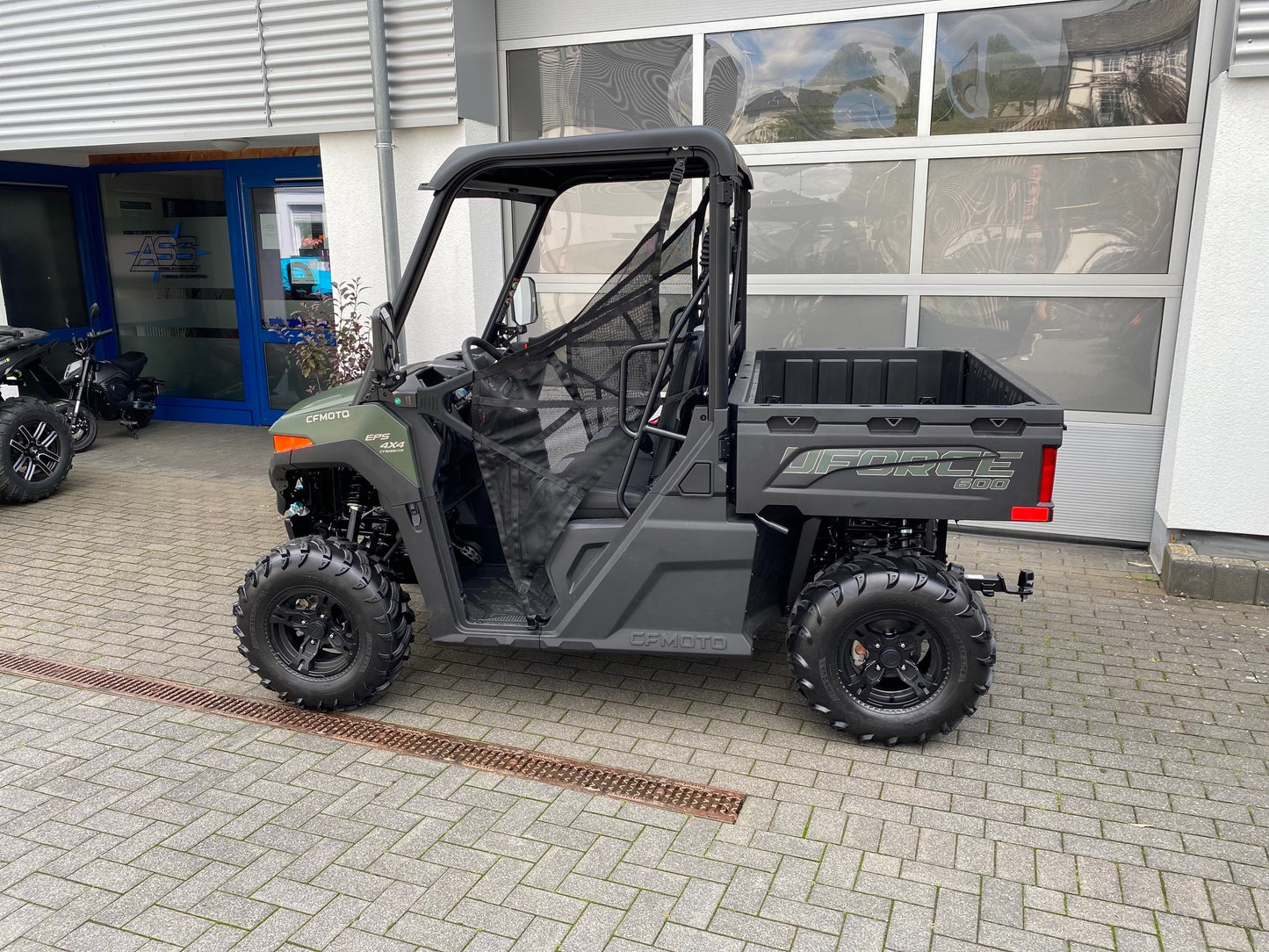 CFMOTO UFORCE 600 DLX EPS LOF 4x4