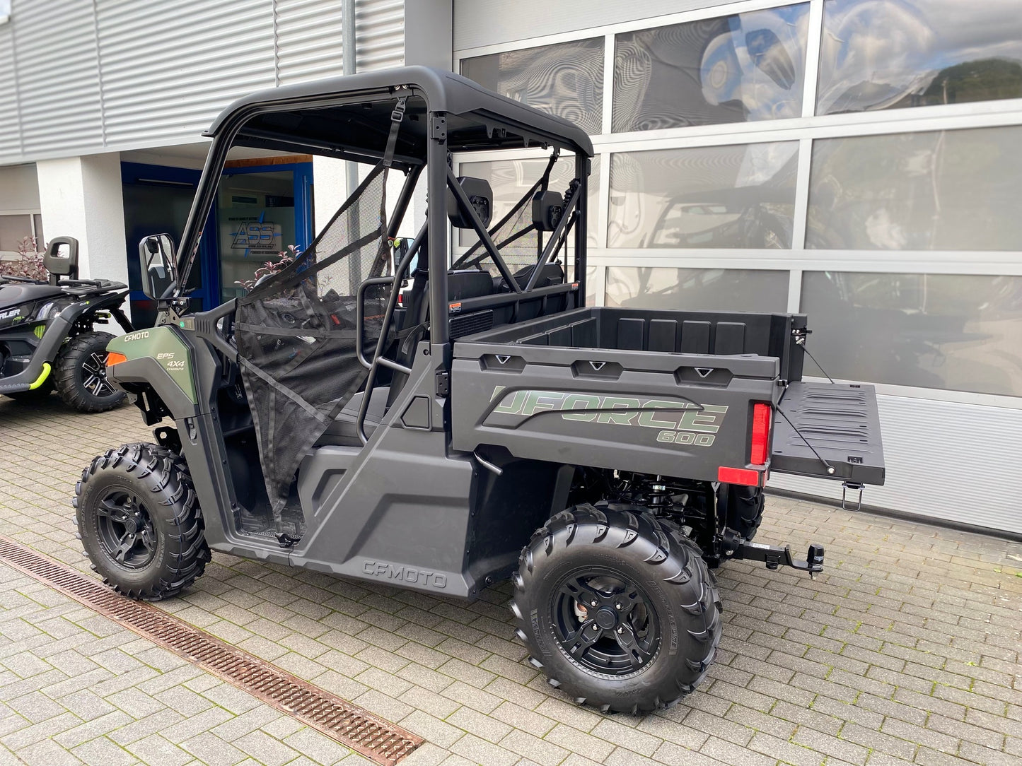 CFMOTO UFORCE 600 DLX EPS LOF 4x4