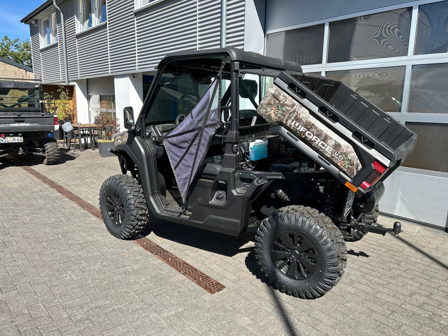 CFMOTO UFORCE U10 PRO T1b, VORFÜHRFAHRZEUG